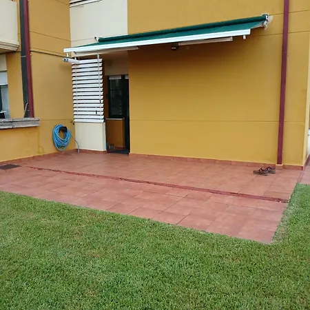 Bajo Con Jardin Y Piscina Διαμέρισμα Suances