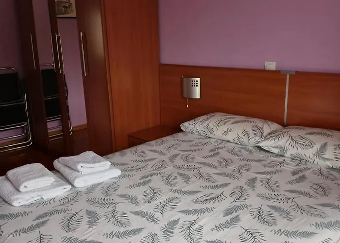 Apartmán Bajo Con Jardin Y Piscina *